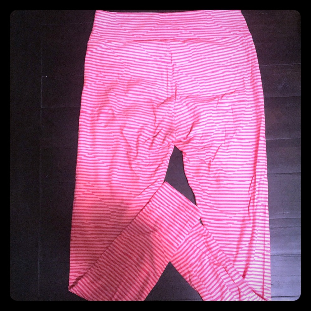 Lularoe Valentines day OS Leggings